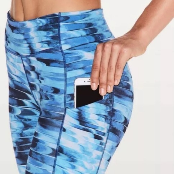 lululemon athletica Pants - Lululemon Blue Speed Up Crop 21" Tidal Multi